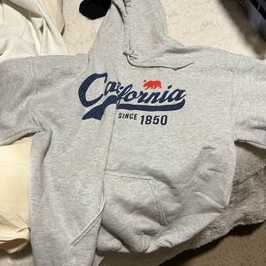medium California sweatshirt